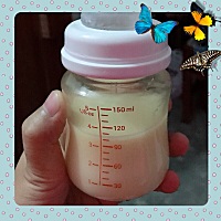 忙了一下午终于组装好了宝宝的婴儿床😍😍 奶水多的吃不完今天又挤出来了120ml😂😂 宫缩继续，疼...