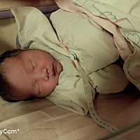 21号终于出生了，疼了两天呢！是男孩👦看到我肚子的都说是男孩，好准呀！没人说女孩呢！