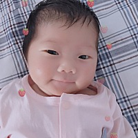 还有3天我就满月啦，这27天里我又长胖了好多，每天哥哥都要来逗我玩