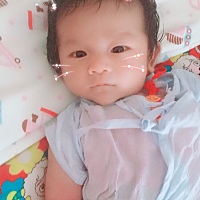 6月4号刨宫产8斤2两男宝一枚。 说说生产过程吧。41周住院，41周➕1天输的催产液，刚输一点孩子胎心...
