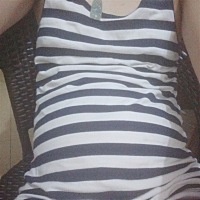 怀孕12周坐着肚子看着好大了，有孕妈这样的吗？