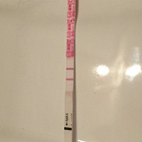 (转)我都没有姐妹们说的各种症状，只有一点点带血丝的，昨天应该来姨妈的，但是19号晚上发现有点带血丝...