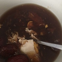 不要指望婆婆会照顾你  因为她不是你亲妈  所以要吃什么自己煮  将来有一天她需要你的时候  同样没听到 ...