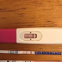 早孕测是一深一浅，排卵试纸是强阳。请问大家这样是怀了吗？ 末次月经是5月24 ... 好期待...