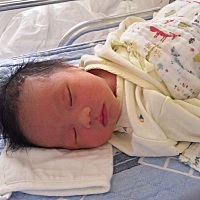 报喜了,明天才到预产期 小崽子提前了那么多出来 真是的😊ི