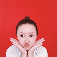 求顺利发动,多米诺小朋友，你已经超过预产期3天了，本来预产期和妈妈咪生日同一天的，结果我们都在...