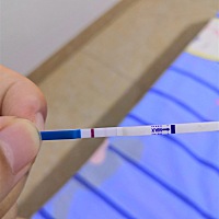 各位大神，帮忙看看。这是怀孕吗，谢谢