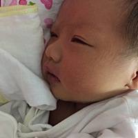 这个月子坐得我好累！宝宝也太难带了……老是喜欢啃奶头睡觉，不得啃就哭，一放床上就哭！有什么办法纠...