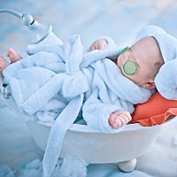 黄疸多久能退？我家13天了，怎么一到晚上就很黄？