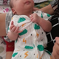 今天宝宝就满月了，可是感觉自己的奶水越来越少了，宝宝22天的时候因为脐带发炎住院，26号回来的，期间...