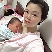 这个时候坐月子是痛苦的，但是看见一天天长大的你，是幸福的👨‍👩‍👧‍👧👨‍👩‍�...
