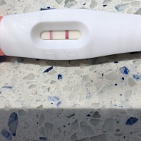 本来是6月29来事的，推迟了3天，早上就试了一下，验孕棒一深一浅，到底是怀上没有？心慌的厉害，有...