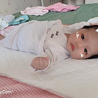 产后足跟痛，乳头皲裂，乳腺炎，要崩溃中，看着小家伙无辜的样子，只能咬咬牙