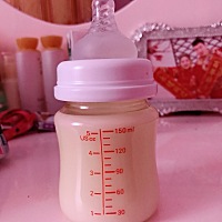 奶多奶头还松，隔两三个小时就憋，娃不吃就要溢出来了，惆怅，胸前经常湿一大片😭 天热 用溢乳垫热的...