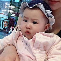 打完疫苗眼屎出来了
