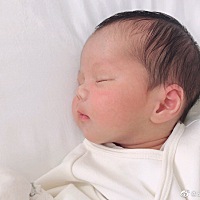 喂完一轮，我要睡觉去了。哦不对，午饭还没吃[困] ​