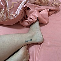 怀孕第九个月的时候发现老公在网上聊骚，已做好生完孩子分居的准备，内心觉得是原则性的问题 刚结婚...