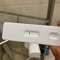 各位有经验的宝妈们 麻烦帮我看下 关键是我早上迷迷糊糊的看了一下是白板 就放在那里了 晚上回家打算丢...