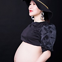 大家月子里长发是怎么打理的？编发还是怎么扎？一个星期能洗一次头发吗？ 35周拍摄