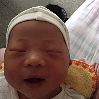 40+2顺产女宝宝，之前一直都说我怀的是男宝，看来肚子很尖并不是所谓的男宝