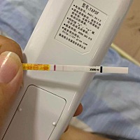 各位大神帮看一下,这是真怀孕还是炸胡啊？距离上次啪啪才两个周,也不是排卵期啪的,可能是真怀孕吗？