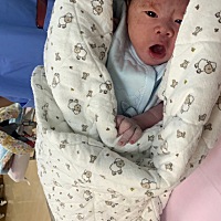 终于卸货啦 预产期那天晚上进产房 因为打了无痛 第二天早上11点才生 二指后打的无痛 打完真的太舒服...