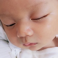 完了 以前看到喜欢类型的小哥哥第一感觉是养眼 现在的第一想法却是 我儿子以后鼻子眼睛长这样多好 笑起...