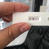 试纸放了一天，这个是有了，还是没有，求大神指教