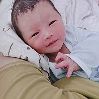 7.1凌晨一点零一分生了个小公举，超了预产期几天快急死了，终于在7.1那天生下来了，卸货了本来感觉...