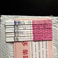 明天排卵日，今天晚上测排卵试纸秒红强阳，从3号开始一直弱阳白带拉丝，我以为测不出来强阳就转弱了...