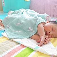 我的天使宝宝尿布湿了也不哭，唯一让你嚎啕大哭的也就是饿了没及时喂奶🍼