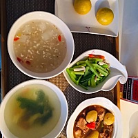 一胎差点产后抑郁，果断二胎订了月子会所，余生也就再生这一次了，所以对自己好点。没拍全，想起来...