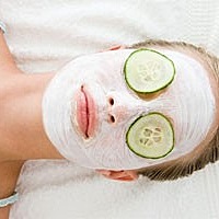 生理期可以使用私处护理液吗 有的女生由于缺乏经验，在生理期使用了护理液，后被告知经期使用护理液...