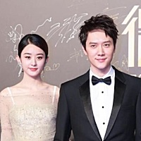赵丽颖冯绍峰婚后秀恩爱！ 为老公宣传新剧真有爱~ ​