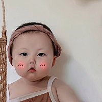 这一届的娃太难带了，怎么逗都不笑，好冷