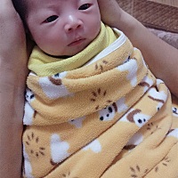 请教各位宝妈。19天宝宝溢奶怎么办？