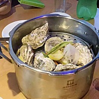 🙋最近很火的高压锅生蚝！！      可以说非常好吃非常美味了～