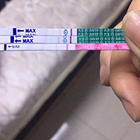 亲们帮我看看到底怀孕没？今天晚上测的。我是促排同房12天