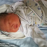喜得贵子，破腹产 八斤六两 ，公布一下结果…现在凑成一个好字挺好的 希望大家都能心想事成～