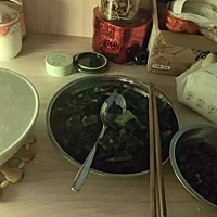 是我太矫情了嘛，现在月子第15天，婆婆天天给我吃这样的饭菜，都是一个青菜，花生米吃了好几天，天...