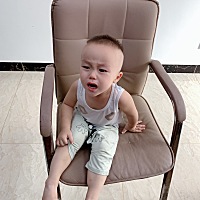 sh 是不是男孩更粘妈妈一些，每天都是要抱抱，w