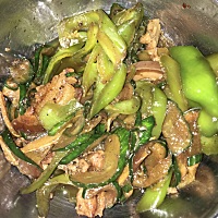 在医院住院有月子餐，今天下午出院，这是出院婆婆做的第一顿饭菜😀