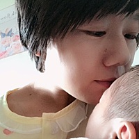 每次都是亲了又亲，爱的呀。宝贝要平安健康成长。