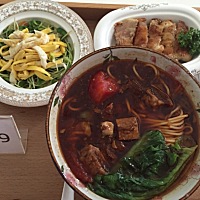 为了宝宝有奶水，只能天天吃吃吃了，宝宝生下来5.1斤，现在已经7.1斤啦，孕前95斤，产前120斤，现在...