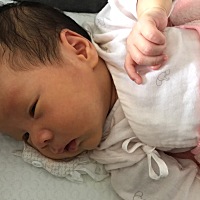 宝宝吐奶，感觉有受凉，今天精神状态不怎么好。黄疸一直没有降下去，之前11.7在儿科出院的时候，回...