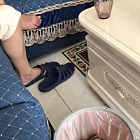 邋遢的不行看看我老公的脚指甲都可以美甲了，让他剪也不剪，夏天可以半个月不洗澡，胡子几天不刮，...