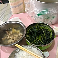 月子鸡汤，家人已经把皮都去掉了😀