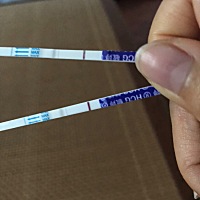 上半年每次大姨妈很准，提前2天，这次却推迟了3天。。昨晚睡前和今天早上测了，都是一样的结果，这是二...