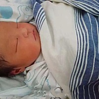 7月11早上生下来小公主，出院回家后在婆婆屋里坐月子！因为婆婆在楼下住，我在楼上，她爬楼梯不方便...