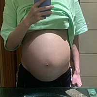 这肚型像鹅蛋一样，好好奇是男宝还是女宝